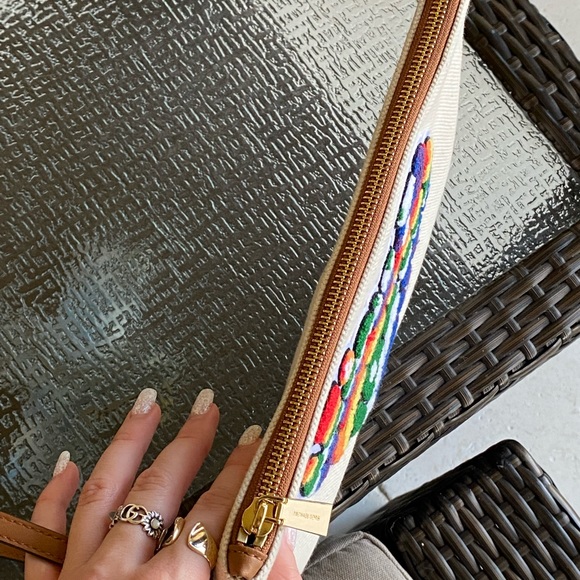 Michael Kors White Canvas Raised Rainbow Logo Heart Wristlet Or Clutch - Picture 3 of 13